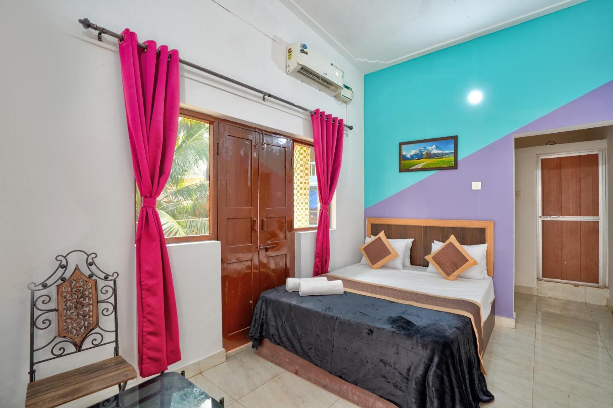 Little Beach Home Stay At Calangute Esterno foto